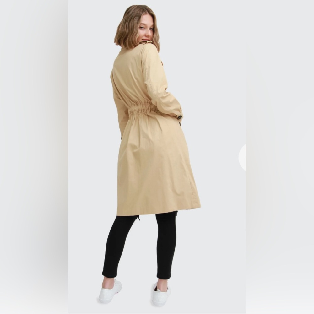 Belle & Bloom
Carlisle Button Front Trench Coat - Camel L - Picture 2 of 6